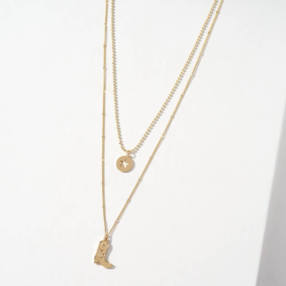 ✨ Adorable Golden Cowboy Boot & Star Charm Layered Necklace ✨ - Picture 2 of 2